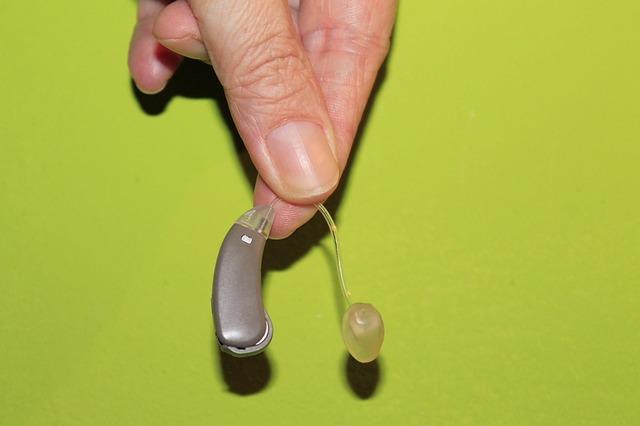 Everyday⁤ Challenges:​ How Hearing⁢ Loss ​Manifests‌ in Daily​ Life