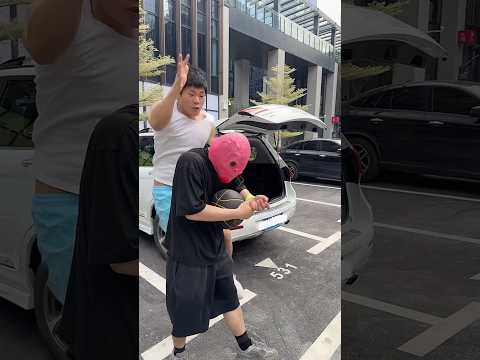 I thought my car door was broken. #funny #comedy #humor #搞笑 #shorts
