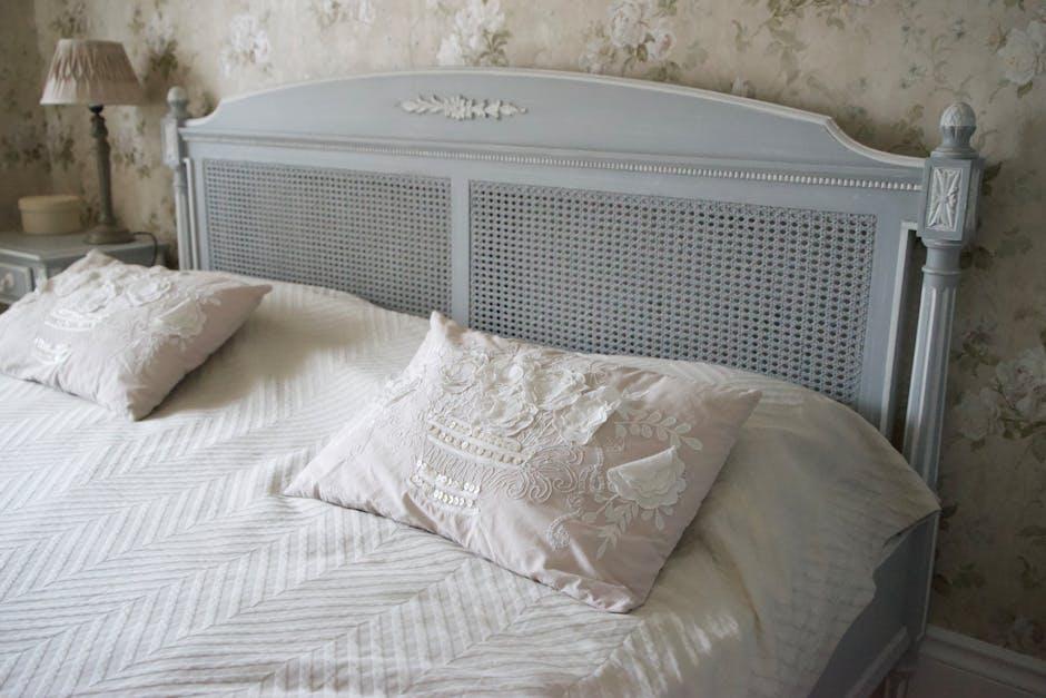 4) Embroidered⁤ Keepsake ⁢Pillows: Use textile dyes and⁣ embroidery techniques to craft ​soft pillows featuring initials, meaningful ⁣dates, or symbols, turning⁣ a simple fabric into a treasured keepsake for loved ones to cherish⁤ daily