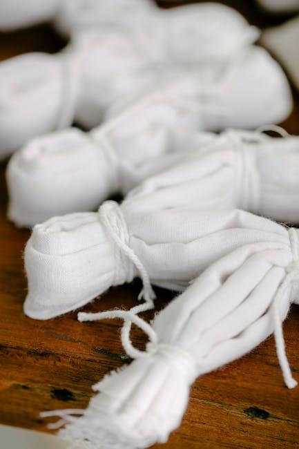4) Experiment with ⁢fabric wrapping techniques to craft unique ⁣gift bows⁤ or stylish‍ plant covers, elevating everyday items with a touch of ⁤handcrafted charm