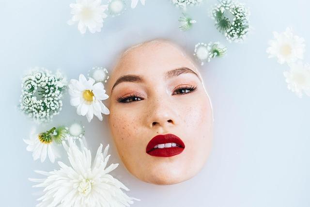 Gentle⁤ Rosewater and Chamomile Mist‍ –‌ Brew chamomile tea, let it cool, and mix with pure ⁢rosewater ⁣for a calming mist that tones and refreshes your skin throughout the day