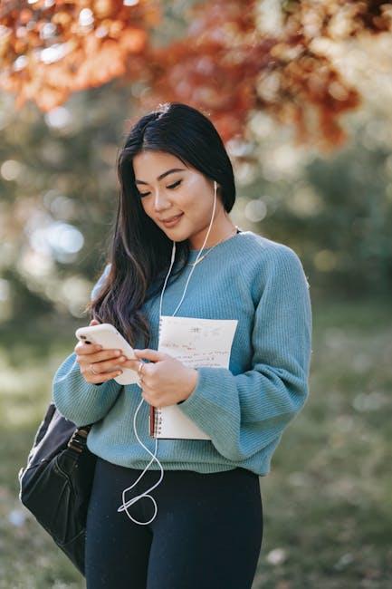 Curating the Perfect Fall Playlist: Themes and Artists to Dive ​into This Season