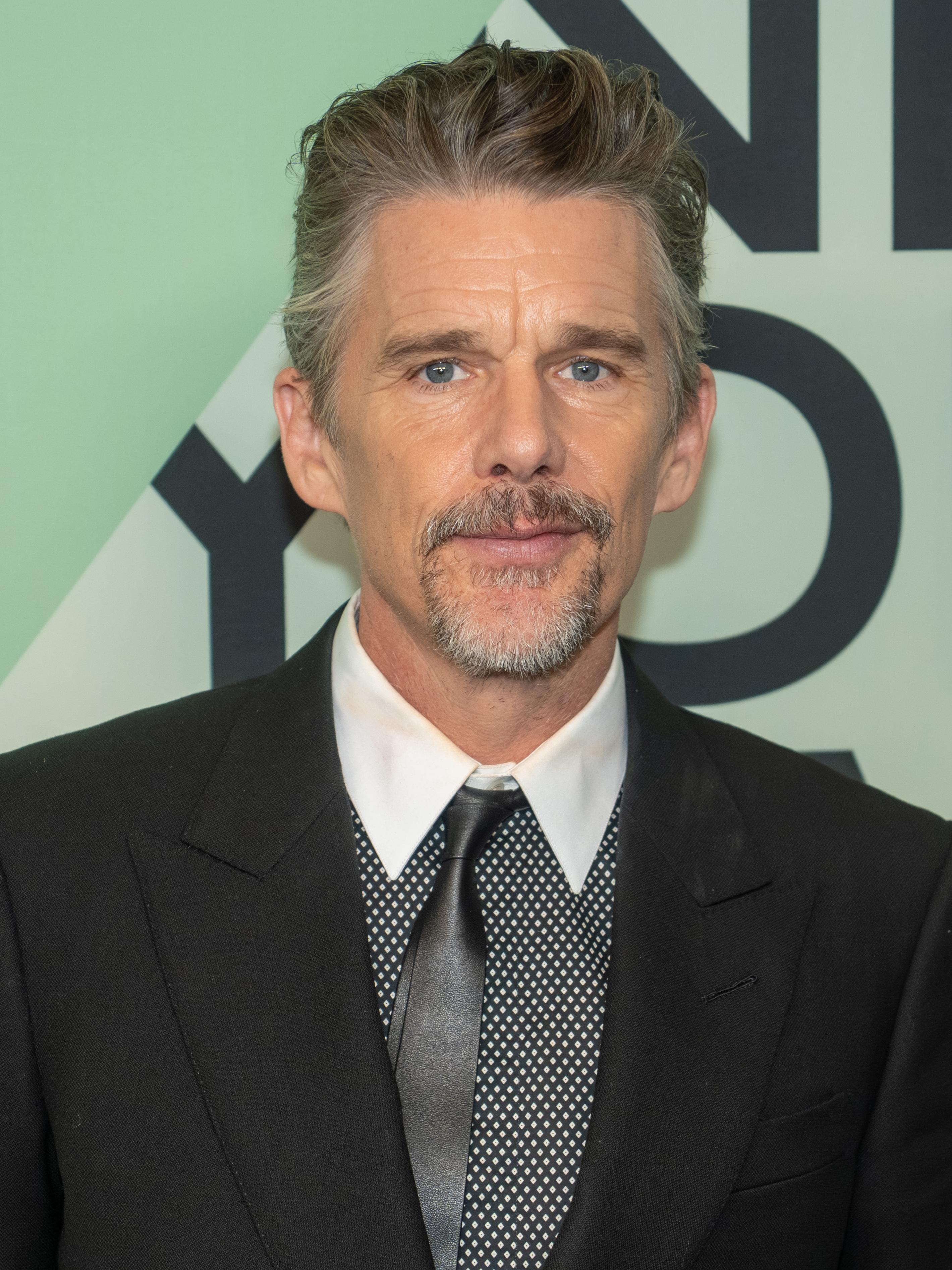The ⁢Lighter Side: Ethan Hawke's Comedic Touch ‍in a Serious Narrative
